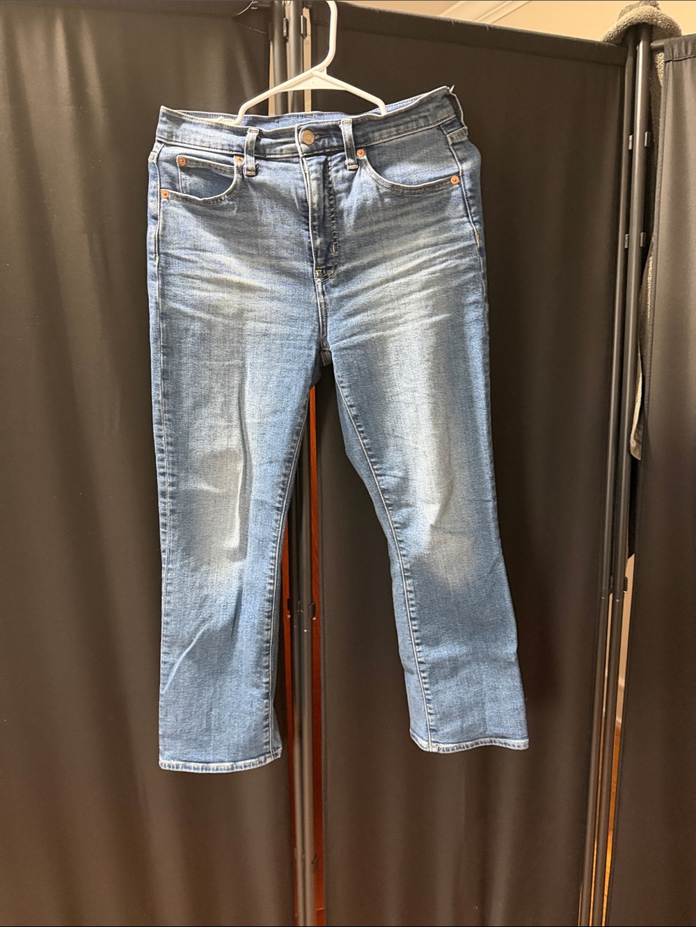 GAP Women's Light Blue Straight-Leg Jeans